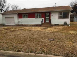 1420 W 7th St, Newton, KS 67114