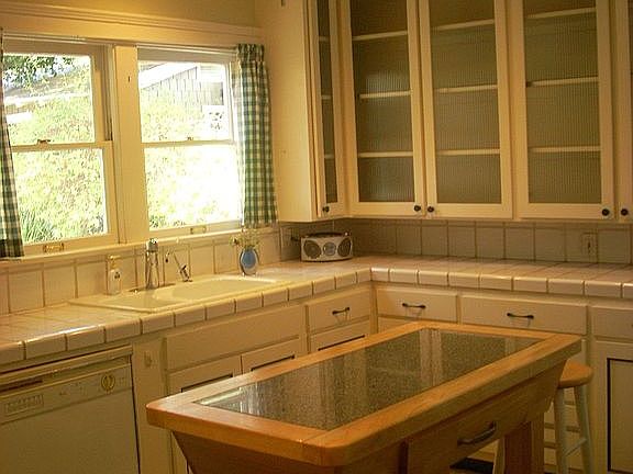 5th image of 1133 N Mar Vista Ave