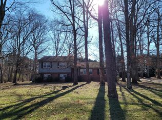 3420 Edgefield Rd, Greensboro, NC 27409