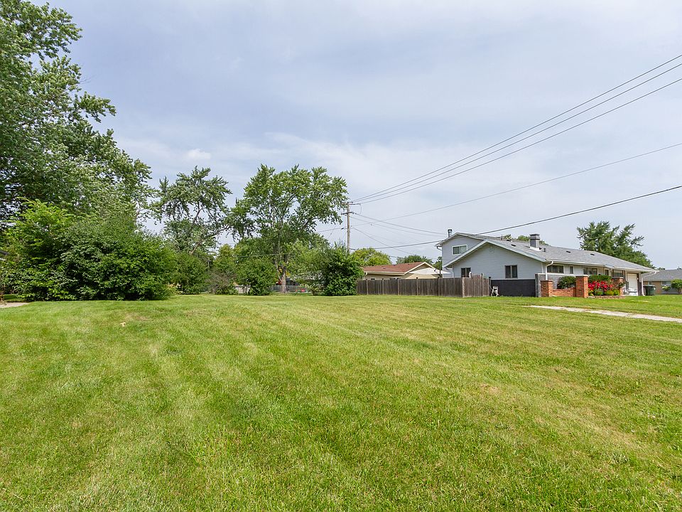 2nd image of 480 Illinois Blvd