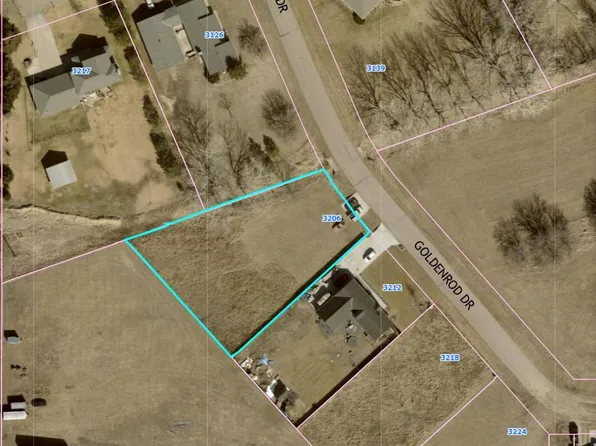 3206 Goldenrod Dr, Grand Island, NE 68801