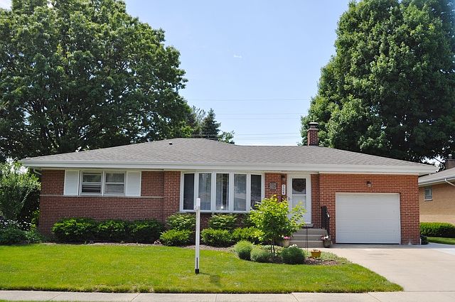 1st image of 724 N Drury Ln