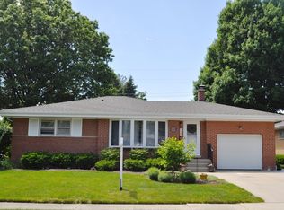 724 N Drury Ln, Arlington Heights, IL 60004