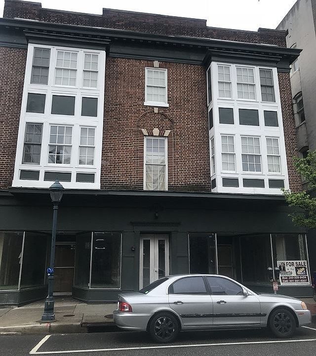 1st image of 25 1/2 W Franklin St APT 2