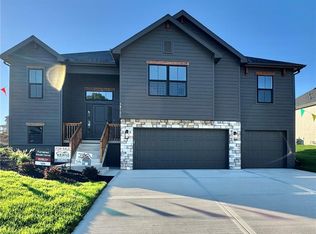 18180 NW 127th St, Platte City, MO 64079