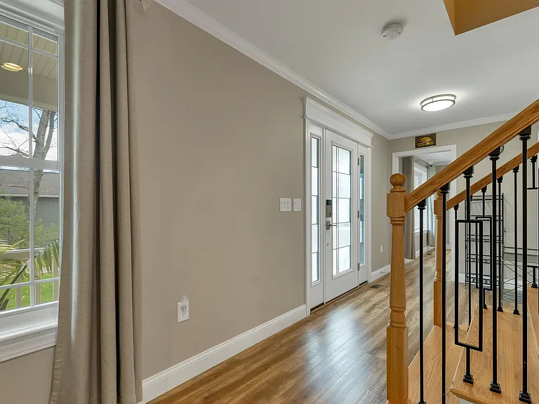 40 Mary Ann Ave — Photo 28