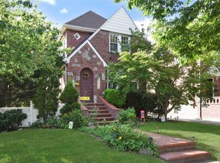 240 Bixley Heath, Lynbrook, NY 11563