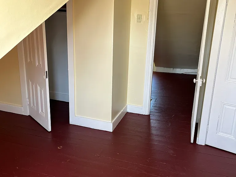 349 Pearl St — Photo 8