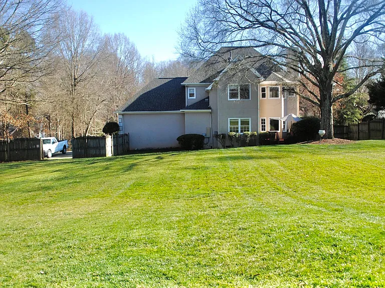 674 Millswood Dr — Photo 6