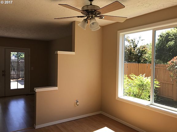 5th image of 2105 SE Gerhard Dr