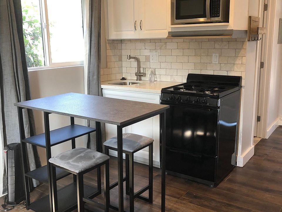 1st image of 1020 El Mirador Ave