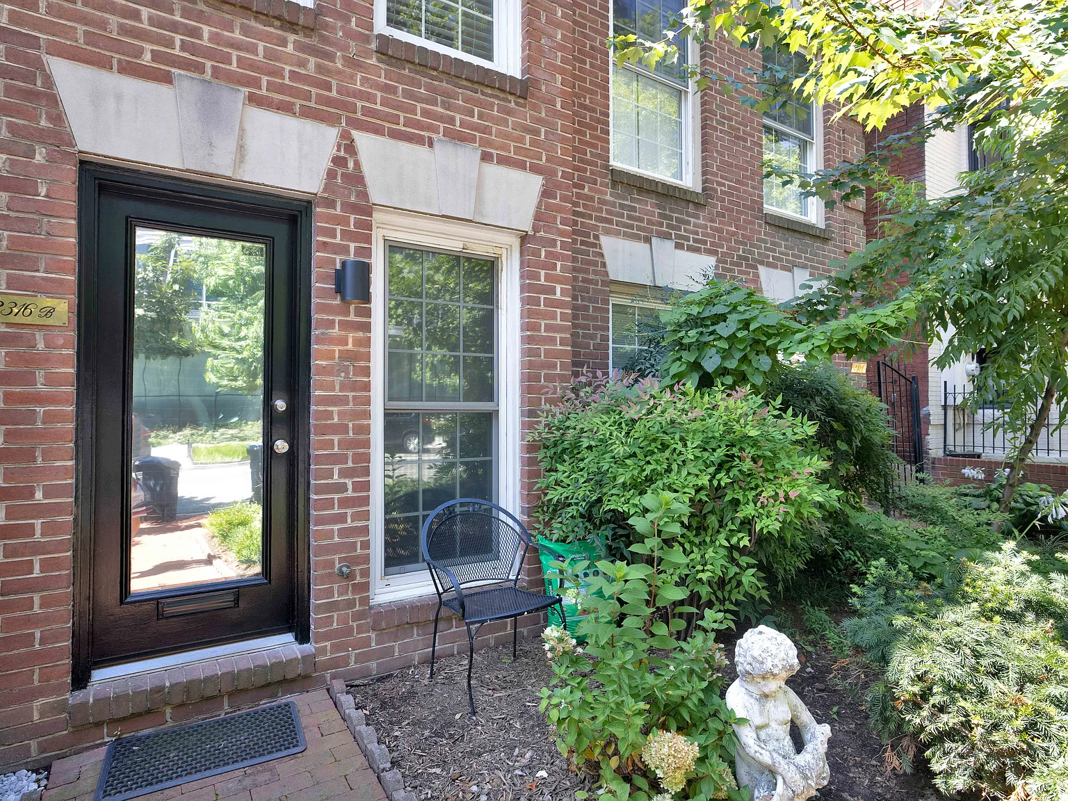 2316 L St NW — Photo 2