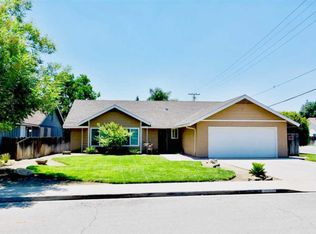 2109 E Harvard Ct, Visalia, CA 93292