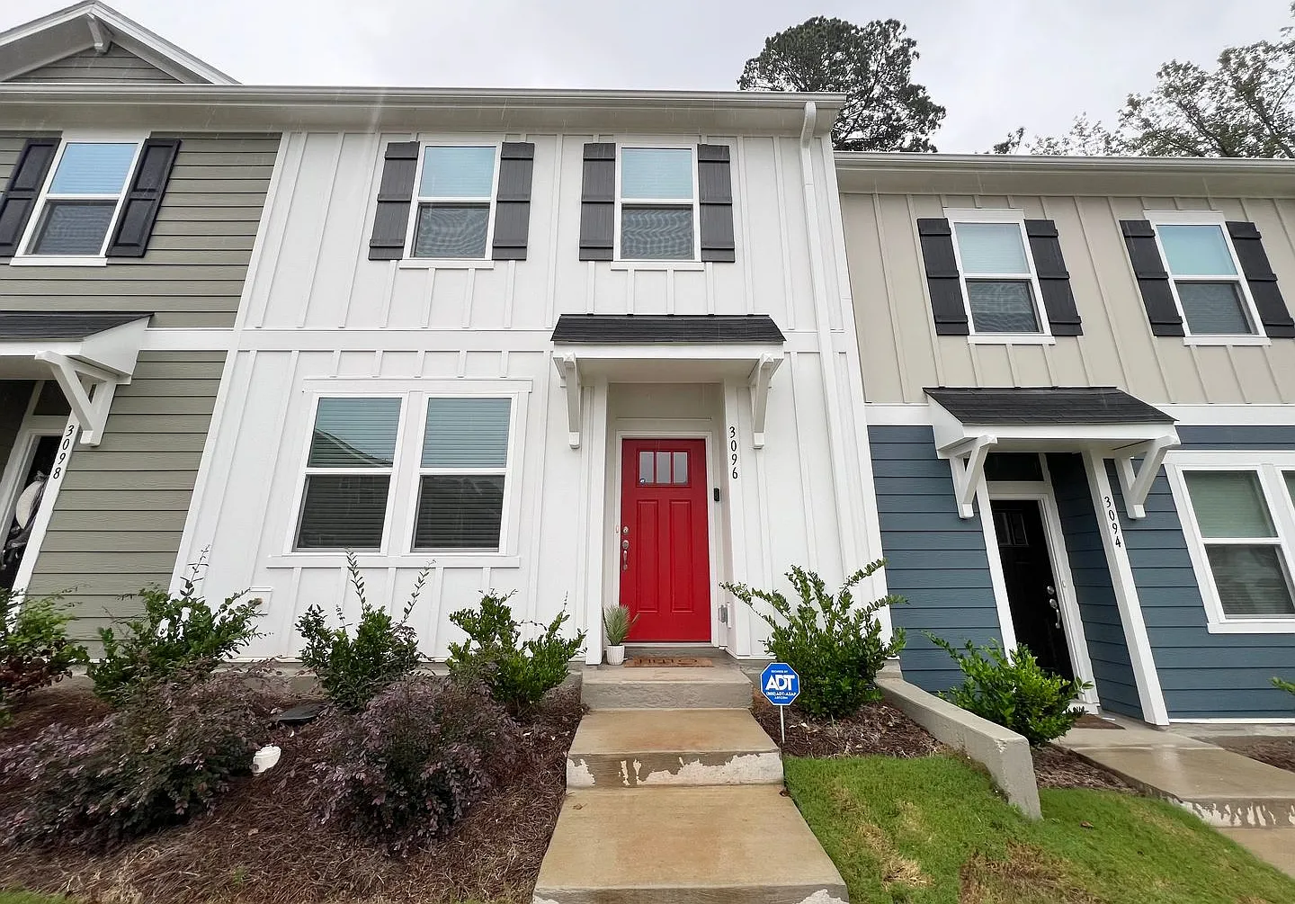 **Offering Refundable Application Fees & $100 Move In Promotion** Luxurious, Newly Built 3bd, 2.5... — Photo 1