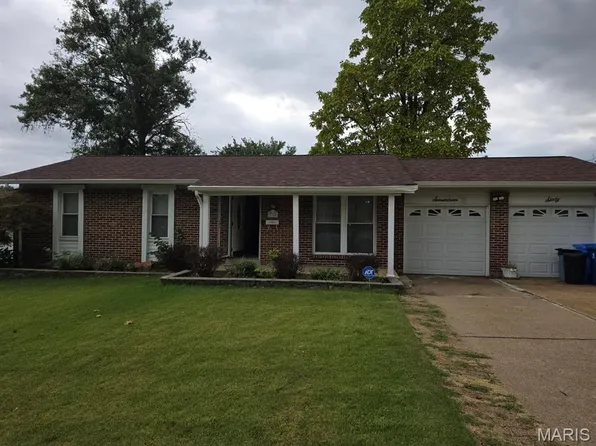 1760 Layven Ave, Florissant, MO 63031