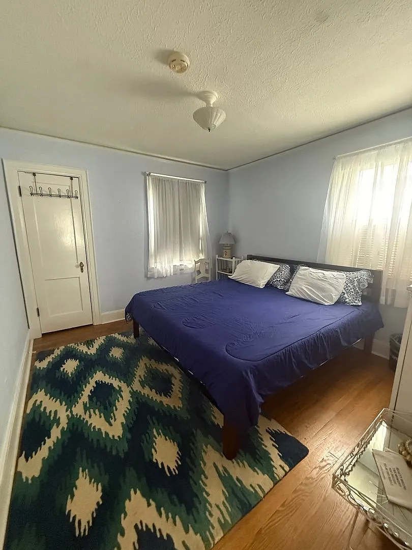 Fully Furnished Short Term Rental Home — Photo 3