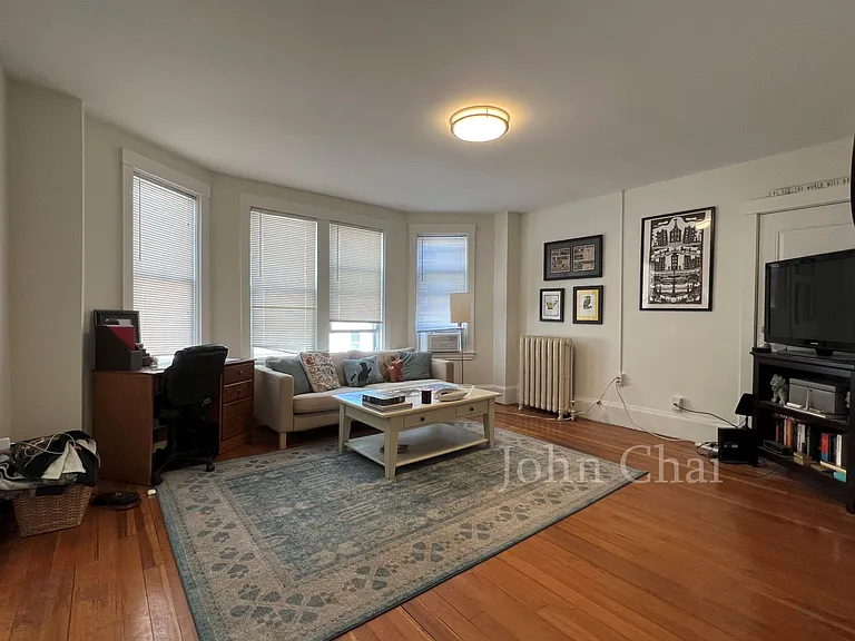83 Harvard St #4 — Photo 5