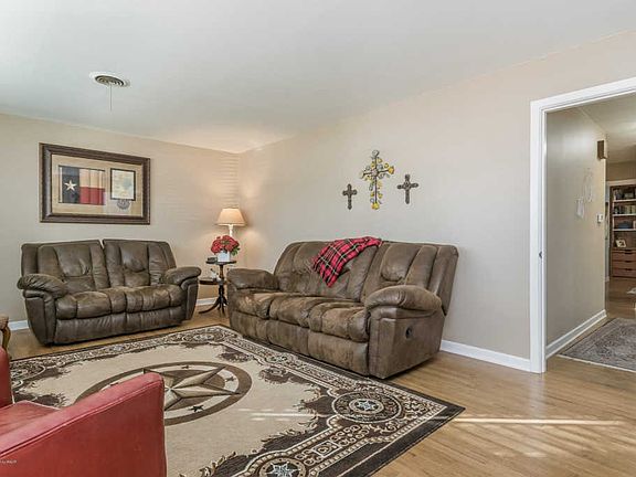 2nd image of 3320 Lenwood Dr