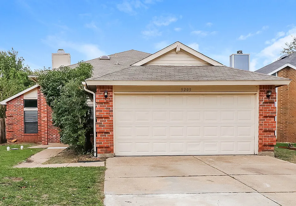 5203 Barberry Dr