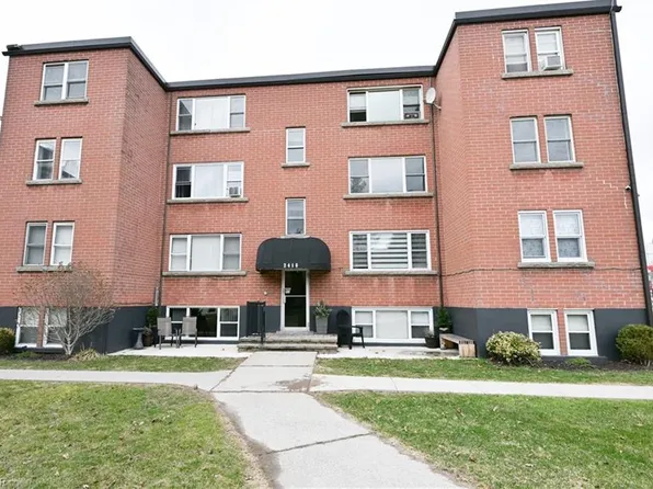 2418 New St #11, Burlington, ON L7R 1J6