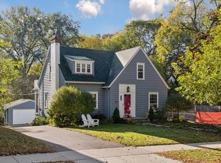 4049 Sunnyside Rd, Edina, MN 55424