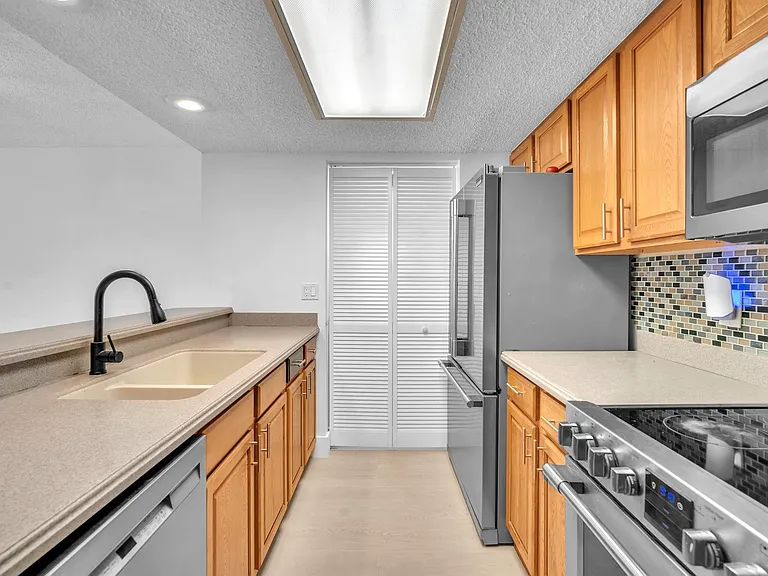 12359 NW 11th Ct — Photo 9