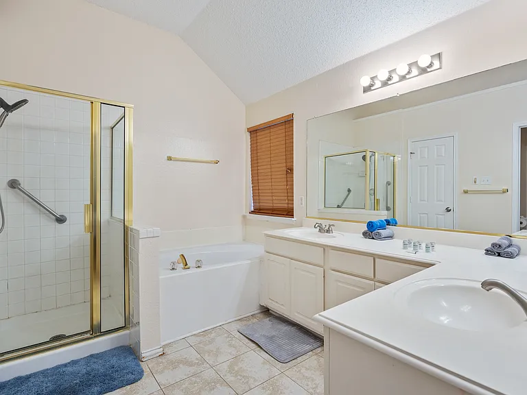 3904 Burnley Dr — Photo 10