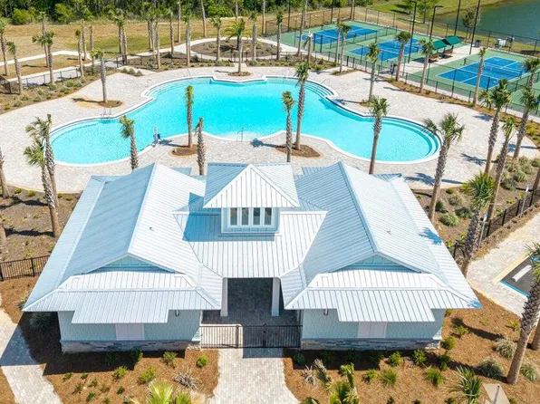 12 Clarke Hill Rd, Freeport, FL 32439