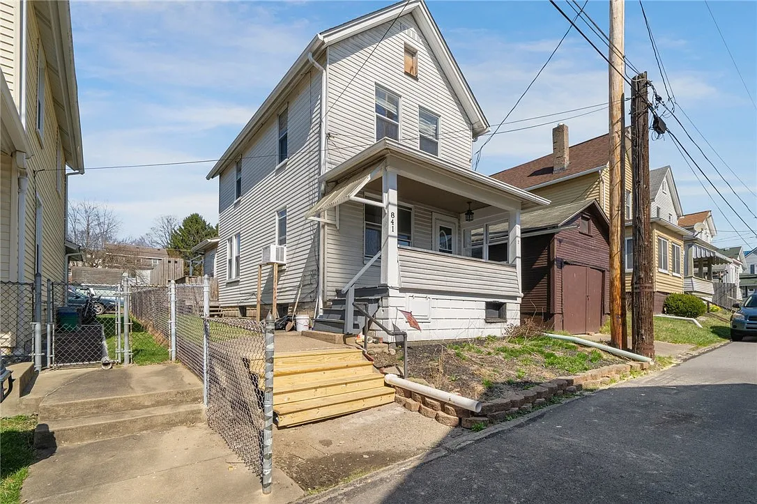 841 Hazlett Ave photo 1