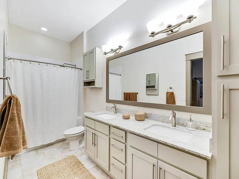 Varela Westshore Apartments — Photo 32
