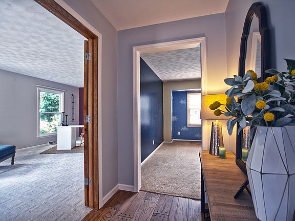 3rd image of 1727 E Lake Dr W #W