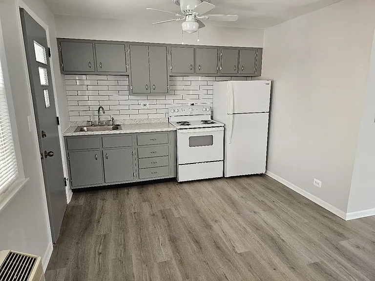 4855 Elm St — Photo 6