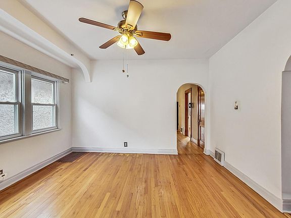5th image of 5227 W Belle Plaine Ave