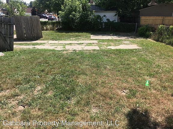3rd image of 19630 Nicke St