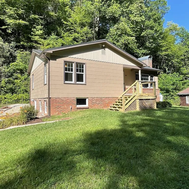 1031 Hudlin Gap Rd — Photo 2