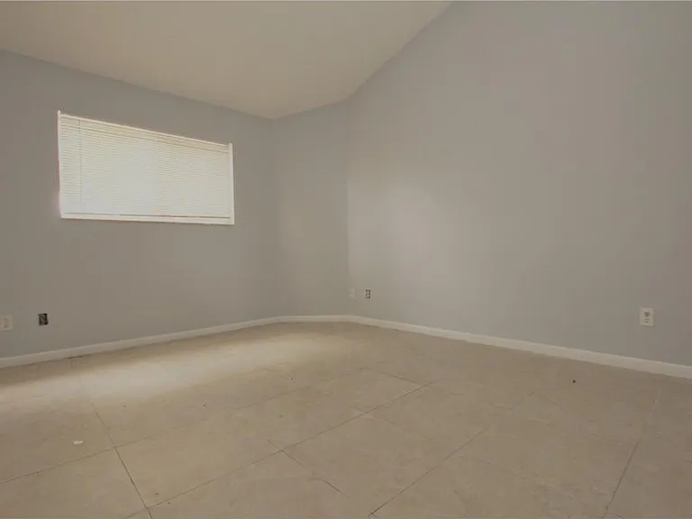 3413 NW 44th St #201 — Photo 16
