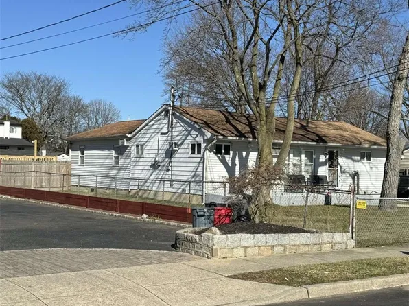 155 Merrill Street, Brentwood, NY 11717