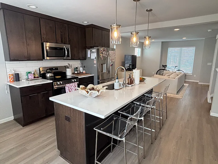 2504 Spark St — Photo 4