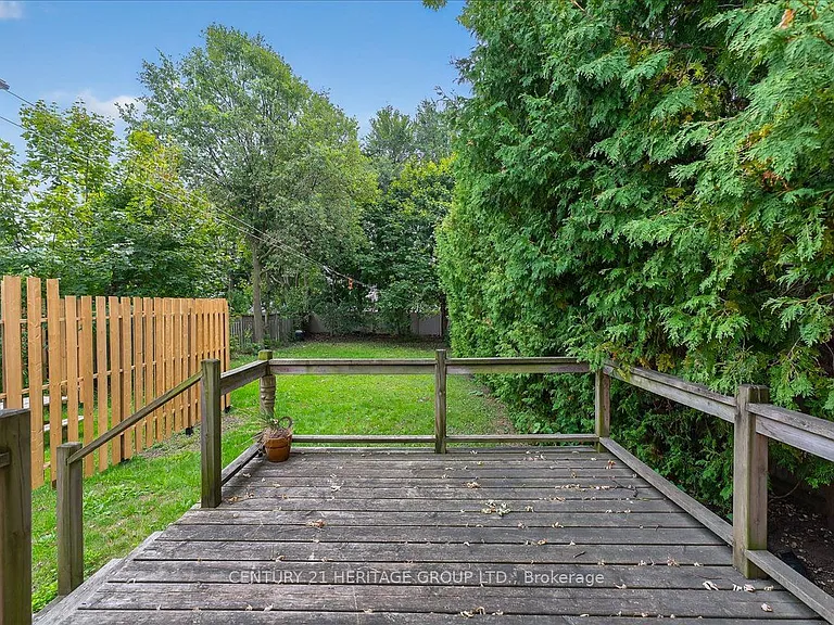 39 Reiner Rd #UPPER — Photo 4
