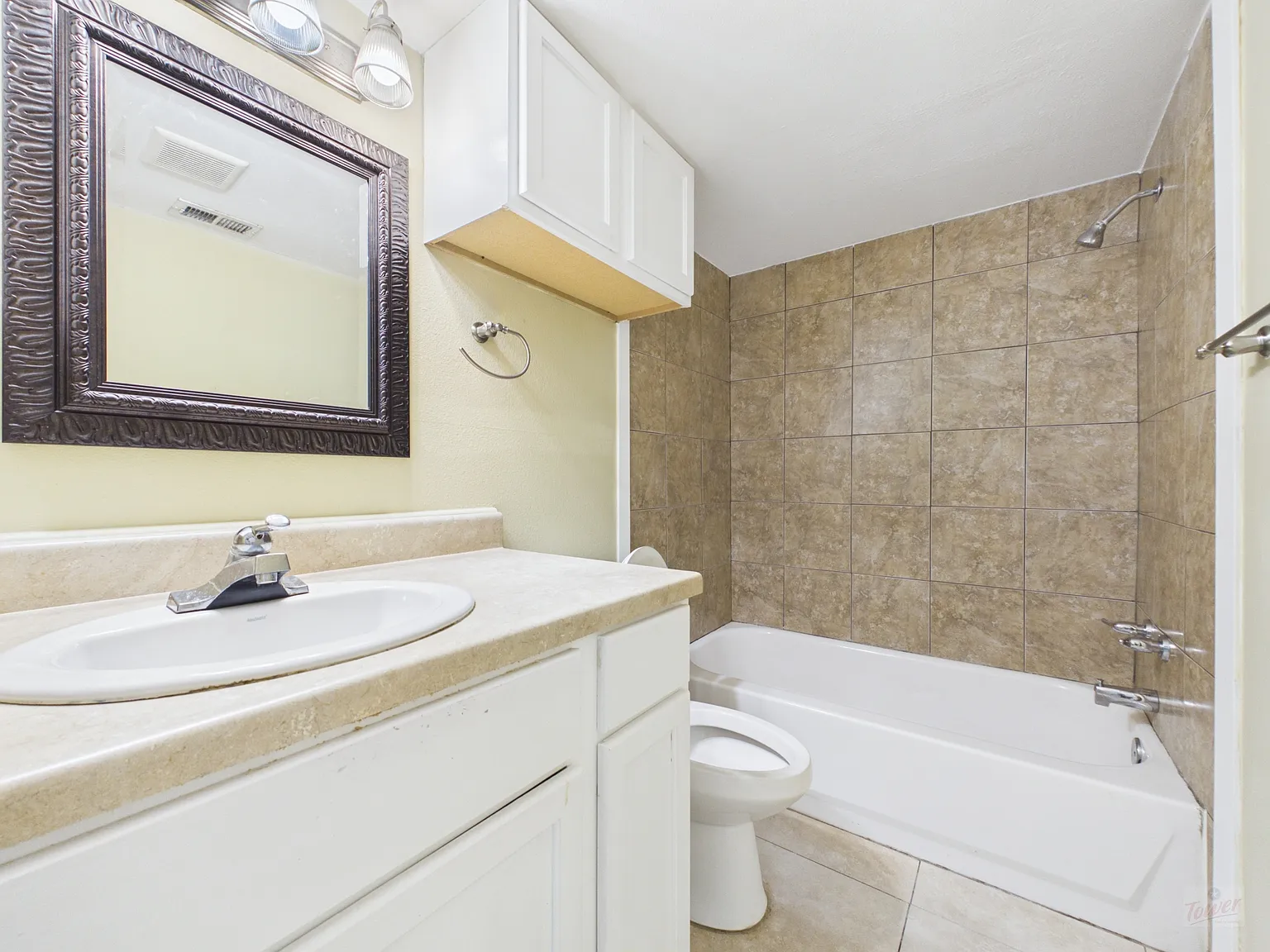 1000 W 26th St Apt 106 — Photo 4