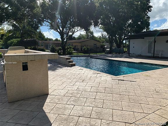 4th image of 10831 SW 29th Pl #1