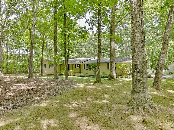 3rd image of 2002 Fair Forest Dr