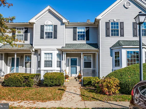 37 Amesbury Ct, Robbinsville, NJ 08691