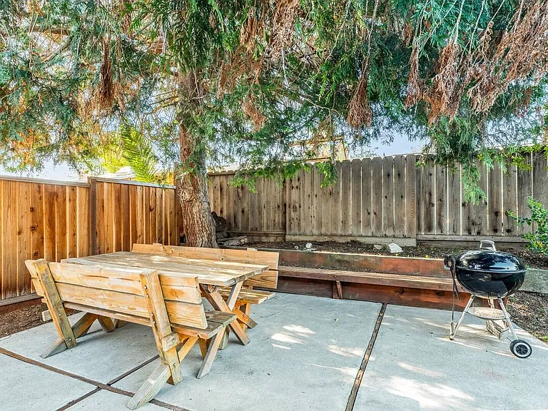 761 San Carlos Ave — Photo 26