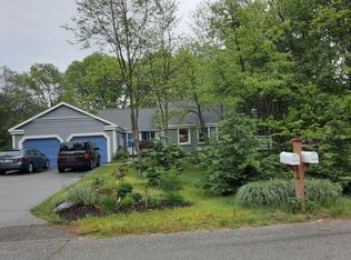 18126 Mohawk Dr, Spring Lake, MI 49456