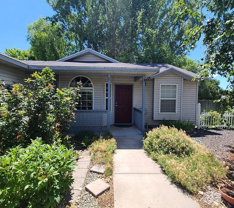 6563 W Parapet Dr