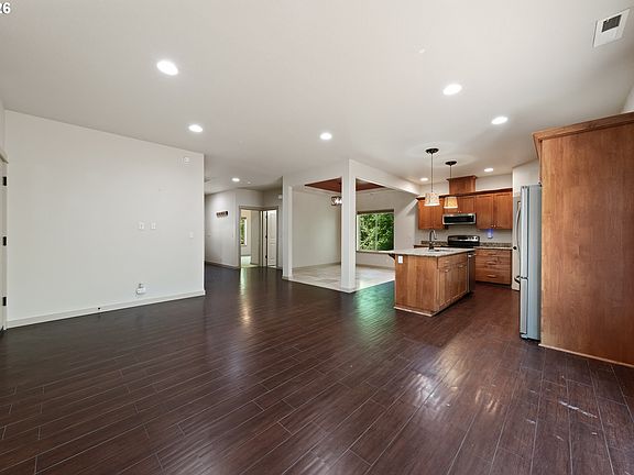 5th image of 286 Winchester Creek Ave