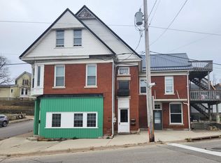 800 W 5th St, Dubuque, IA 52001
