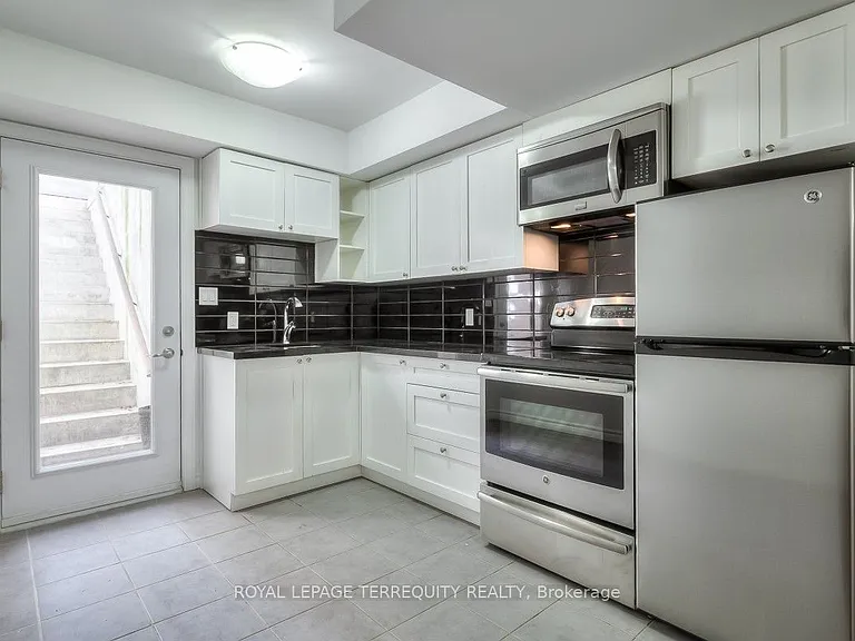 665 Crawford St #BASEMENT — Photo 15