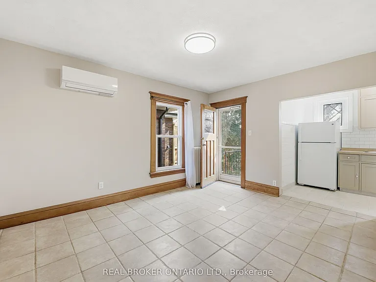 65 Fairholt Rd S #2 — Photo 19